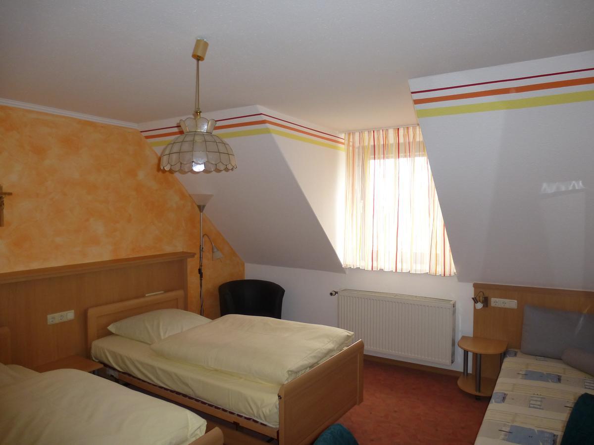 Hotel-Gasthof "Zum Bartl" Sulzbach-Rosenberg Buitenkant foto