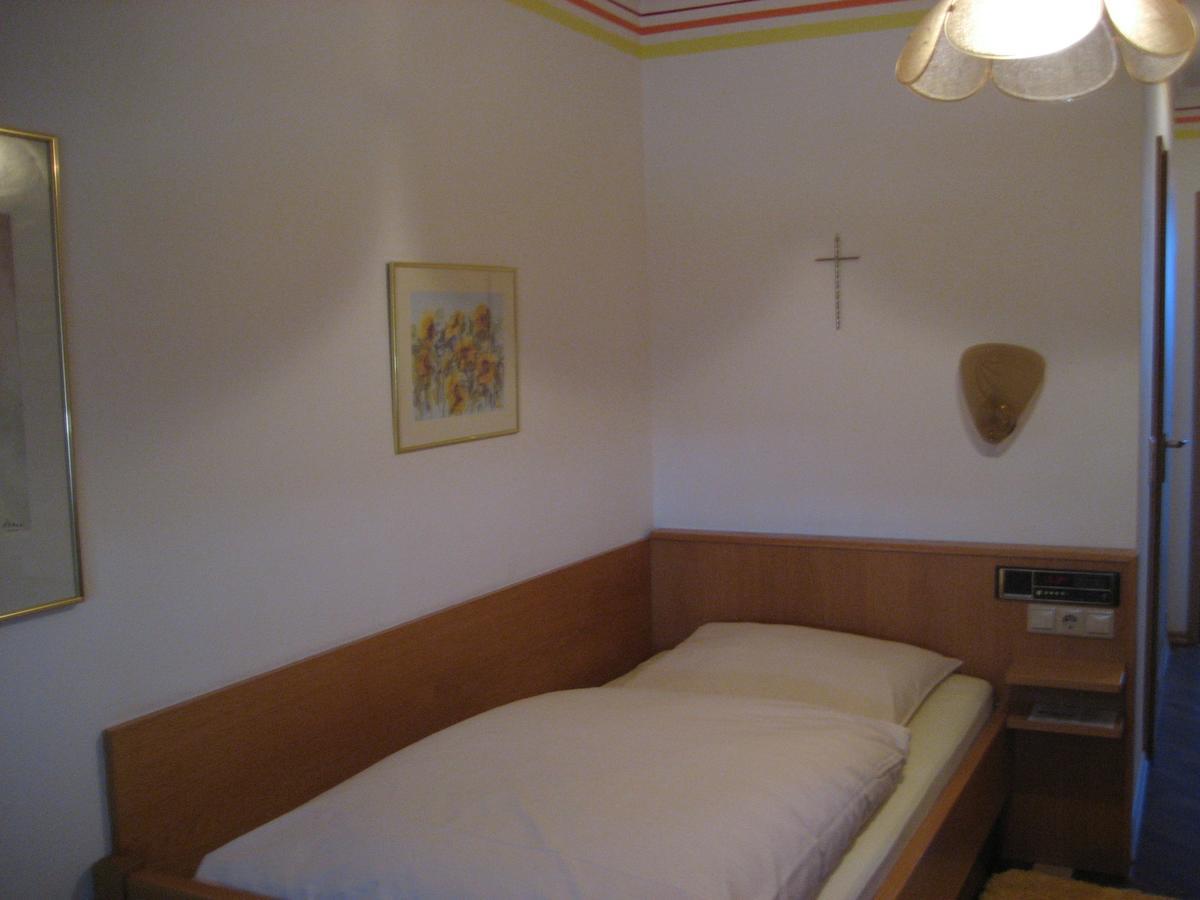 Hotel-Gasthof "Zum Bartl" Sulzbach-Rosenberg Buitenkant foto