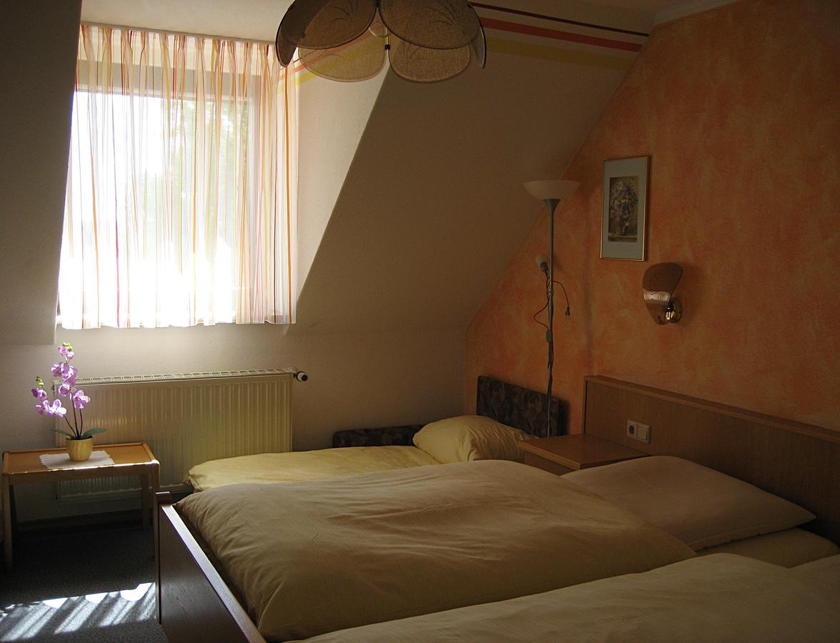 Hotel-Gasthof "Zum Bartl" Sulzbach-Rosenberg Buitenkant foto